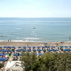 https://villa-lo-scoglietto.it-tuscanyhotel.com