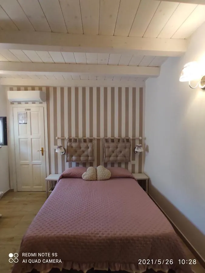 B&B La Maison Del Borgo Antico Bari Couette-café