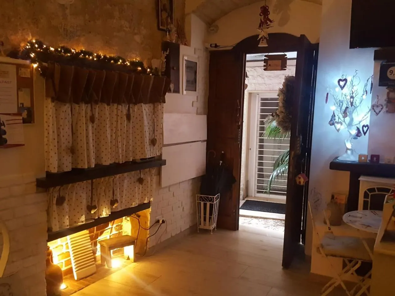 B&B La Maison Del Borgo Antico Bari Couette-café